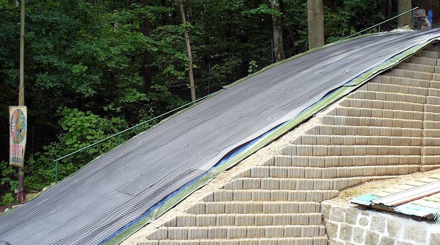 Geomreža na skokanských mostíkoch